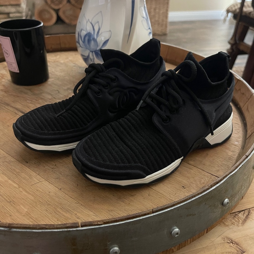 CHANEL sneakers - Picture 5 of 11